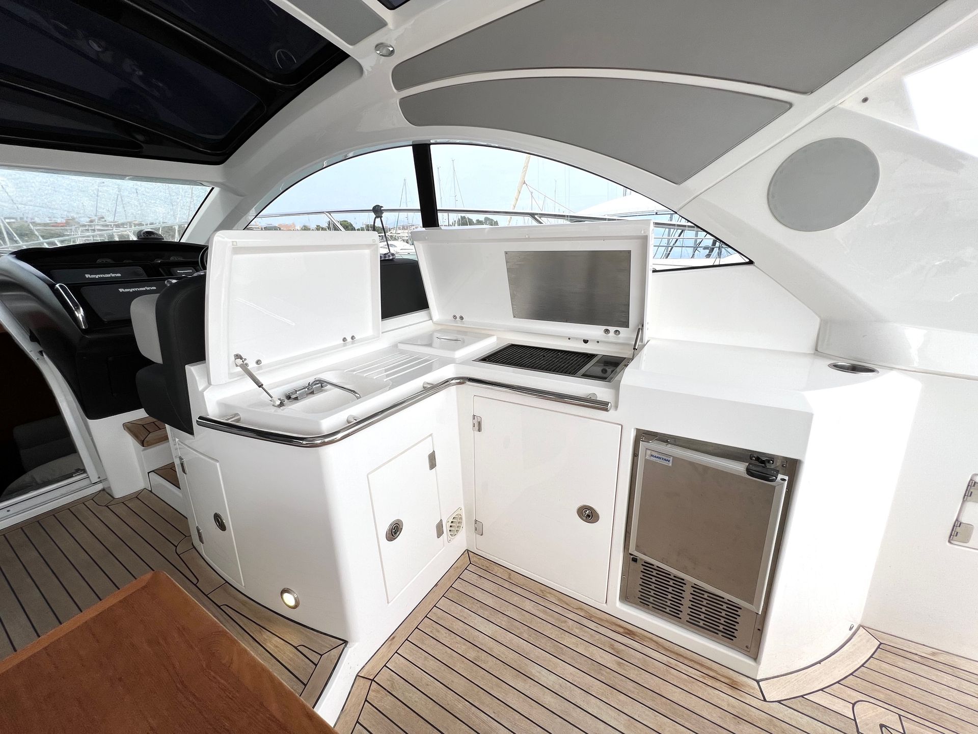 slider 8 Sunseeker San Remo 485